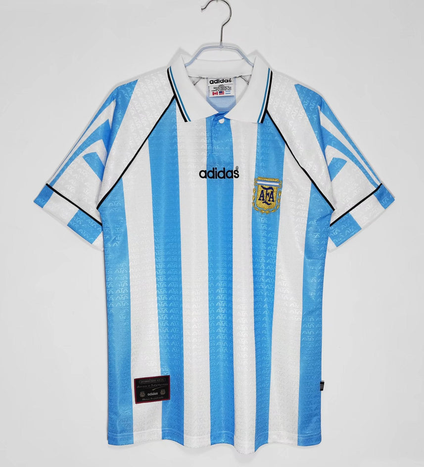 طقم المنتخب الأرجنتيني الأساسي 1994-1995