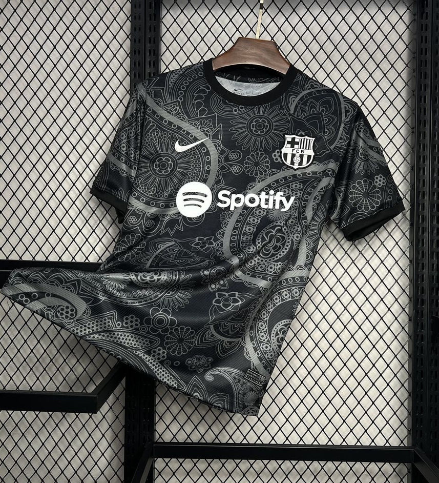 Barcelona "Black raw" Special Edition