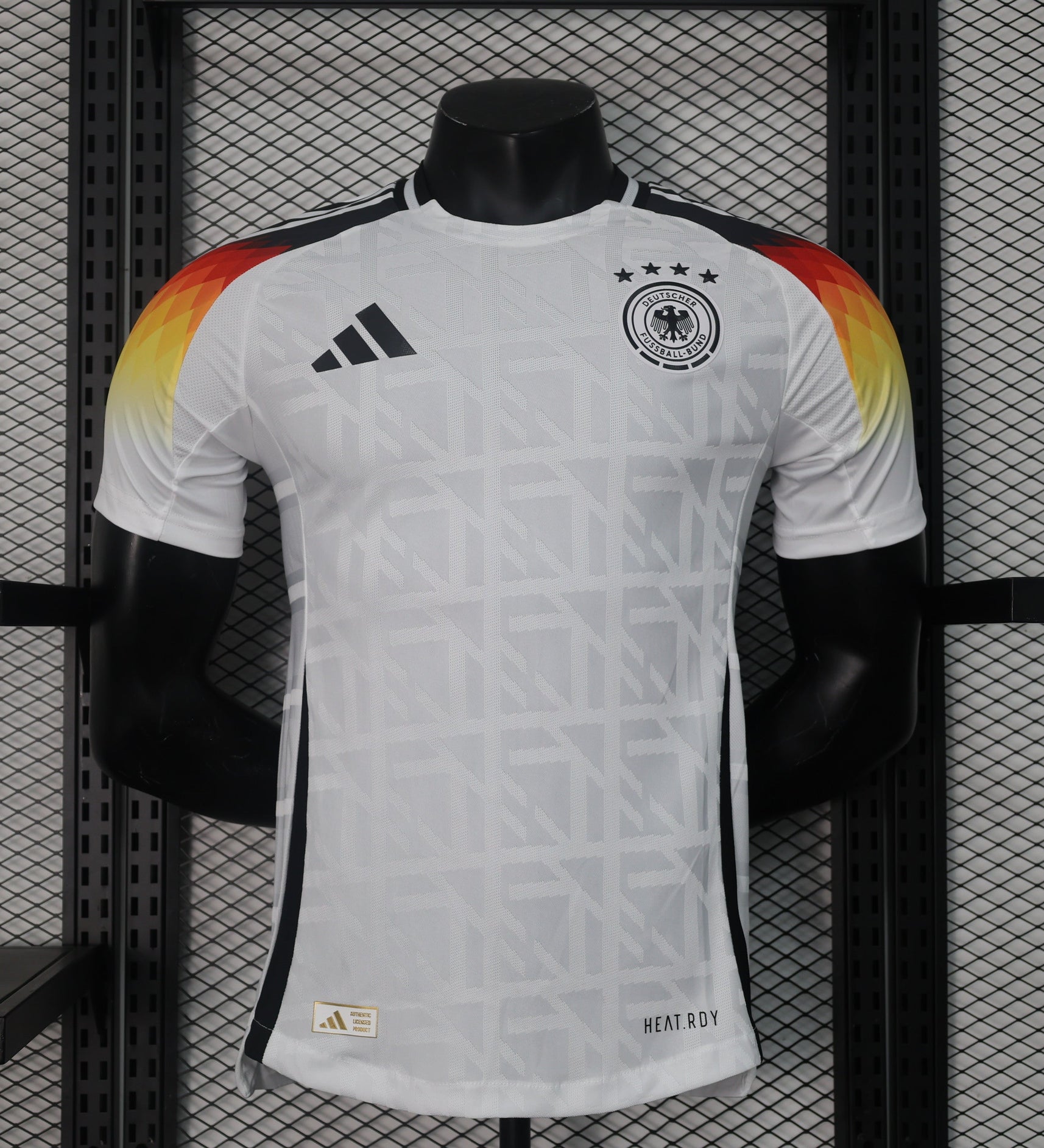 طقم ألمانيا الأساسي 2024-2025