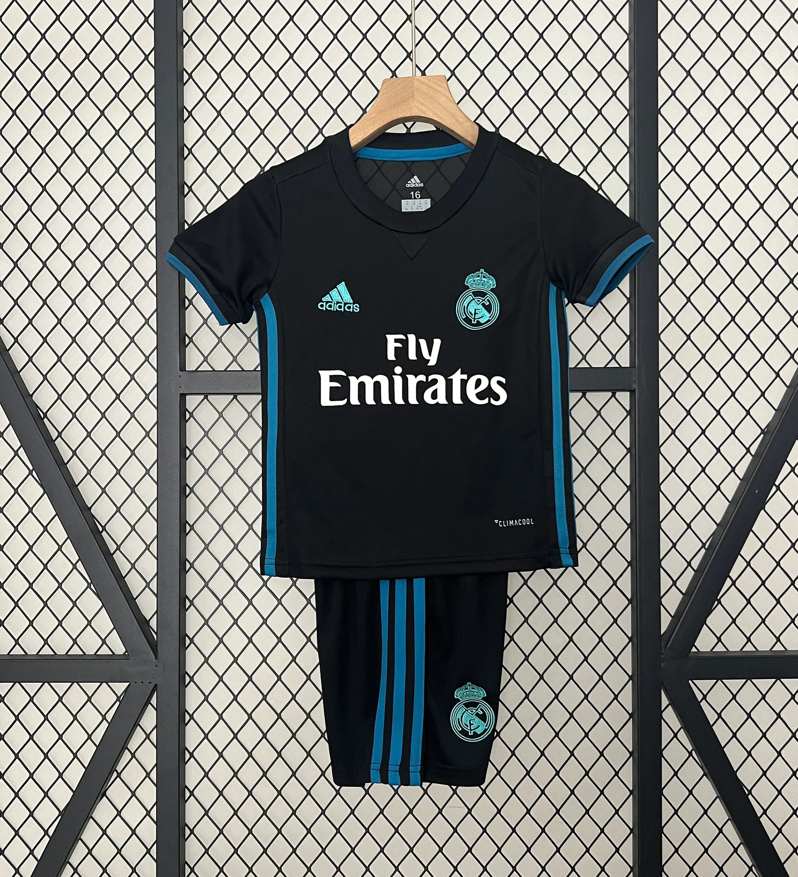 Real Madrid Retro 17/18 Away Jersey Kids